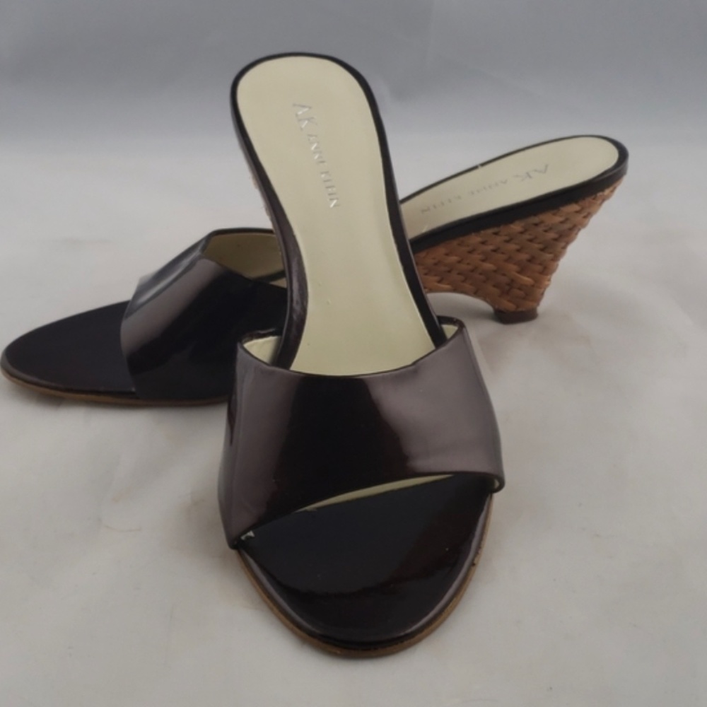Anne Klein Akhoola Wedge Slides Patent Leather EUC